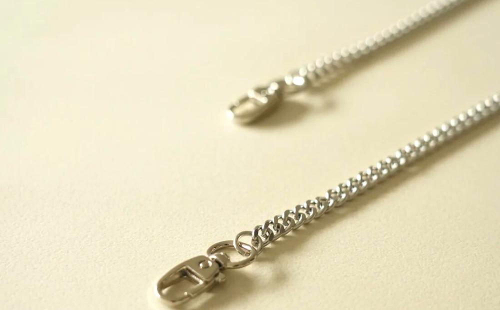 【LENERAオリジナルスマートフォンショルダー】 smartphone shoulder - yurve / silver 【079041】